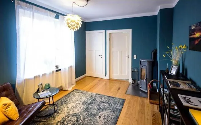 Сasa de vacaciones Brick House In Secluded Setting